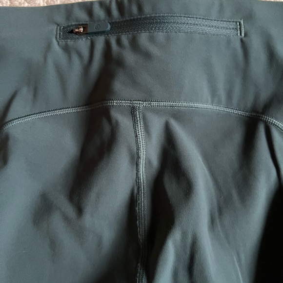 Lululemon cropped leggings size 8 - Picture 3 of 7